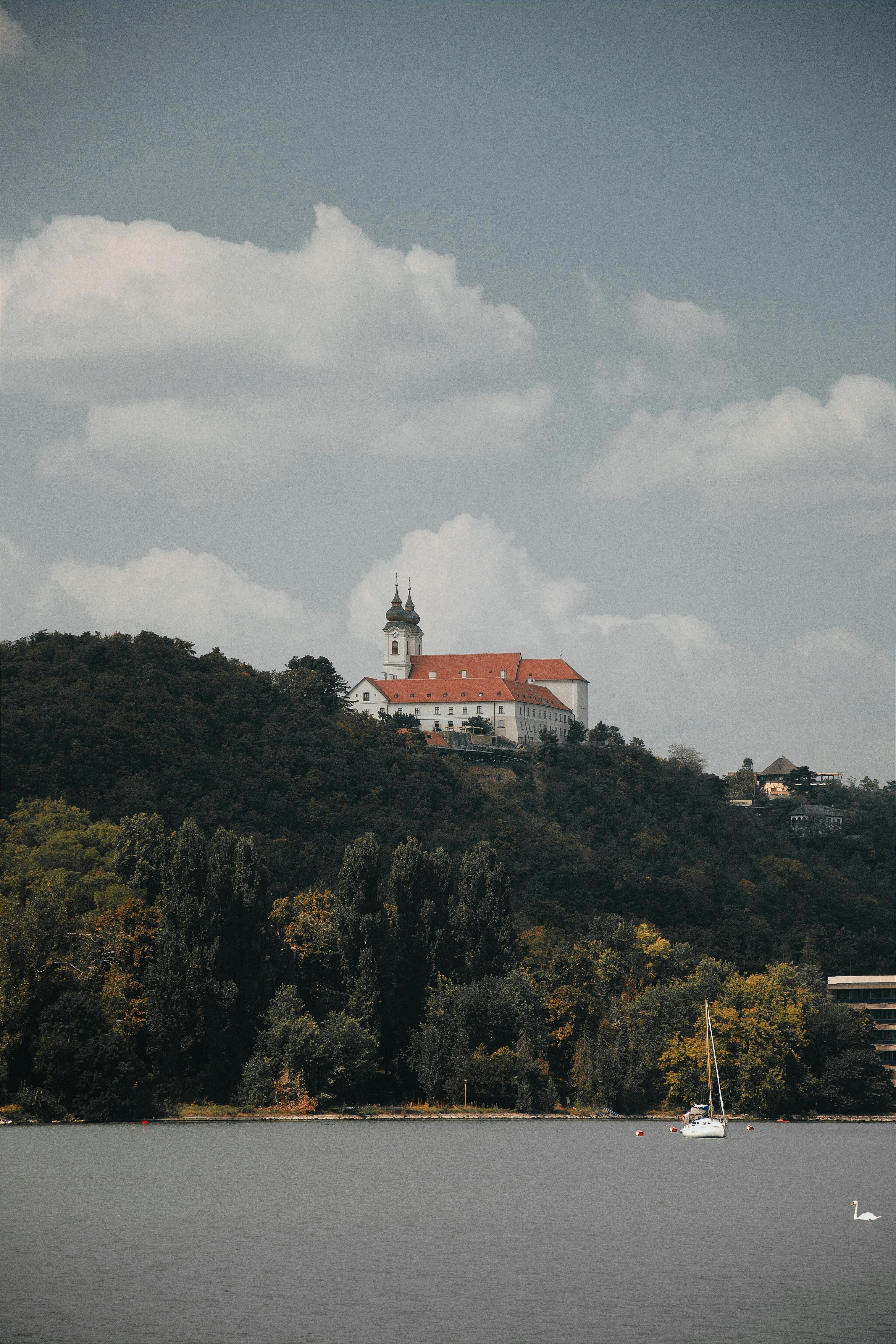 Repülőgép a Balaton felett